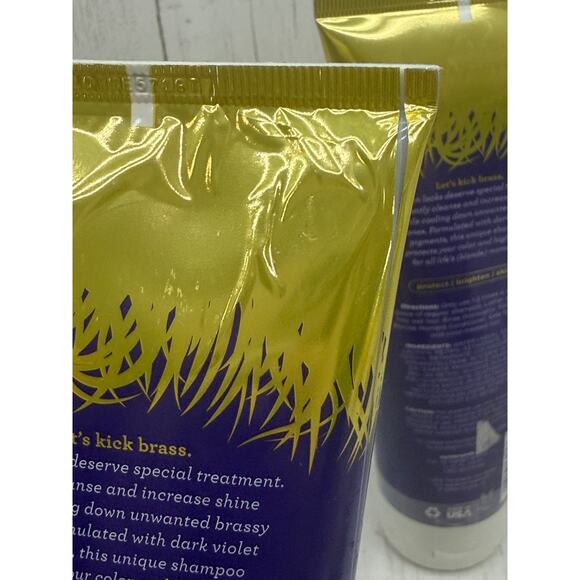 2 Not Your Mother's Blonde Moment Purple Treatment Shampoo 8 fl Oz - Picture 3 of 6